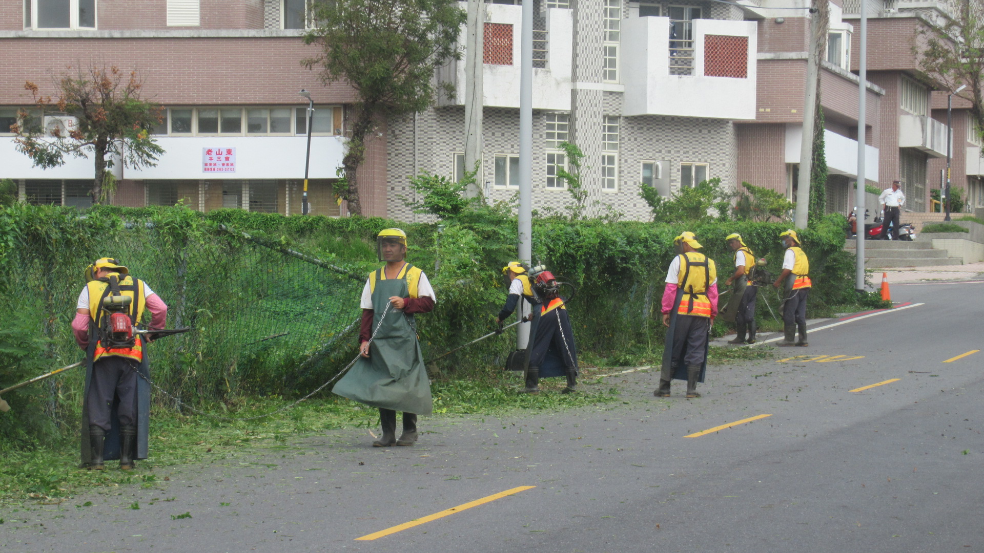 岩灣社區進行道路清潔