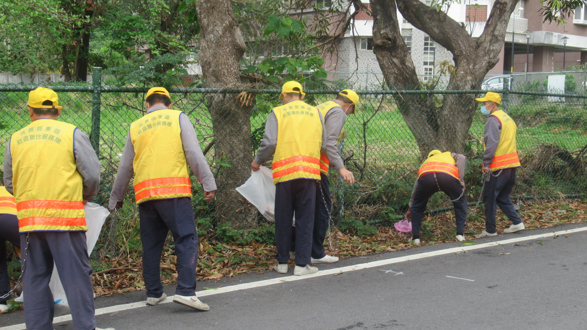 岩灣社區進行道路清潔