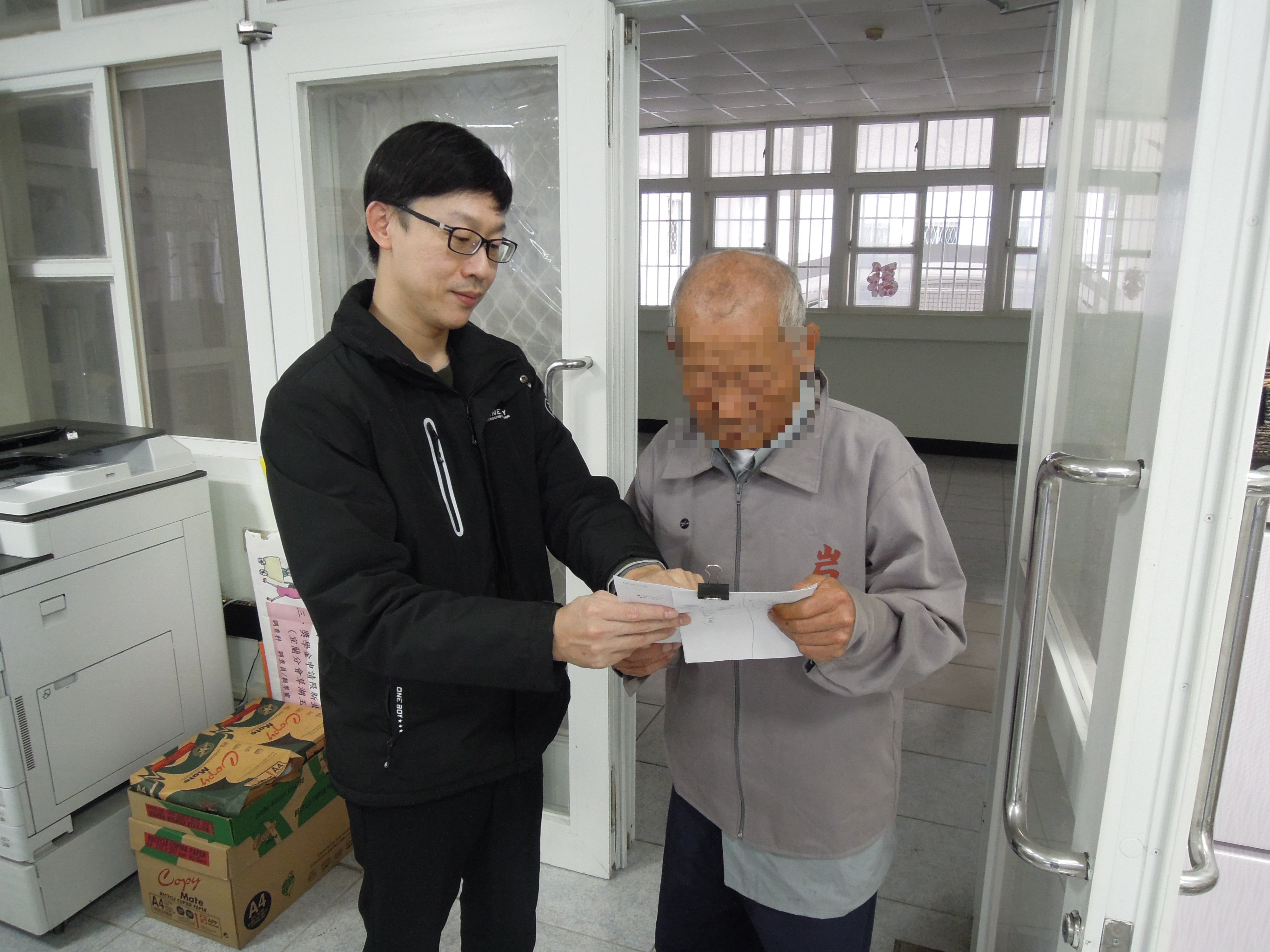 調查科員詢問返家困難收容人個人資料
