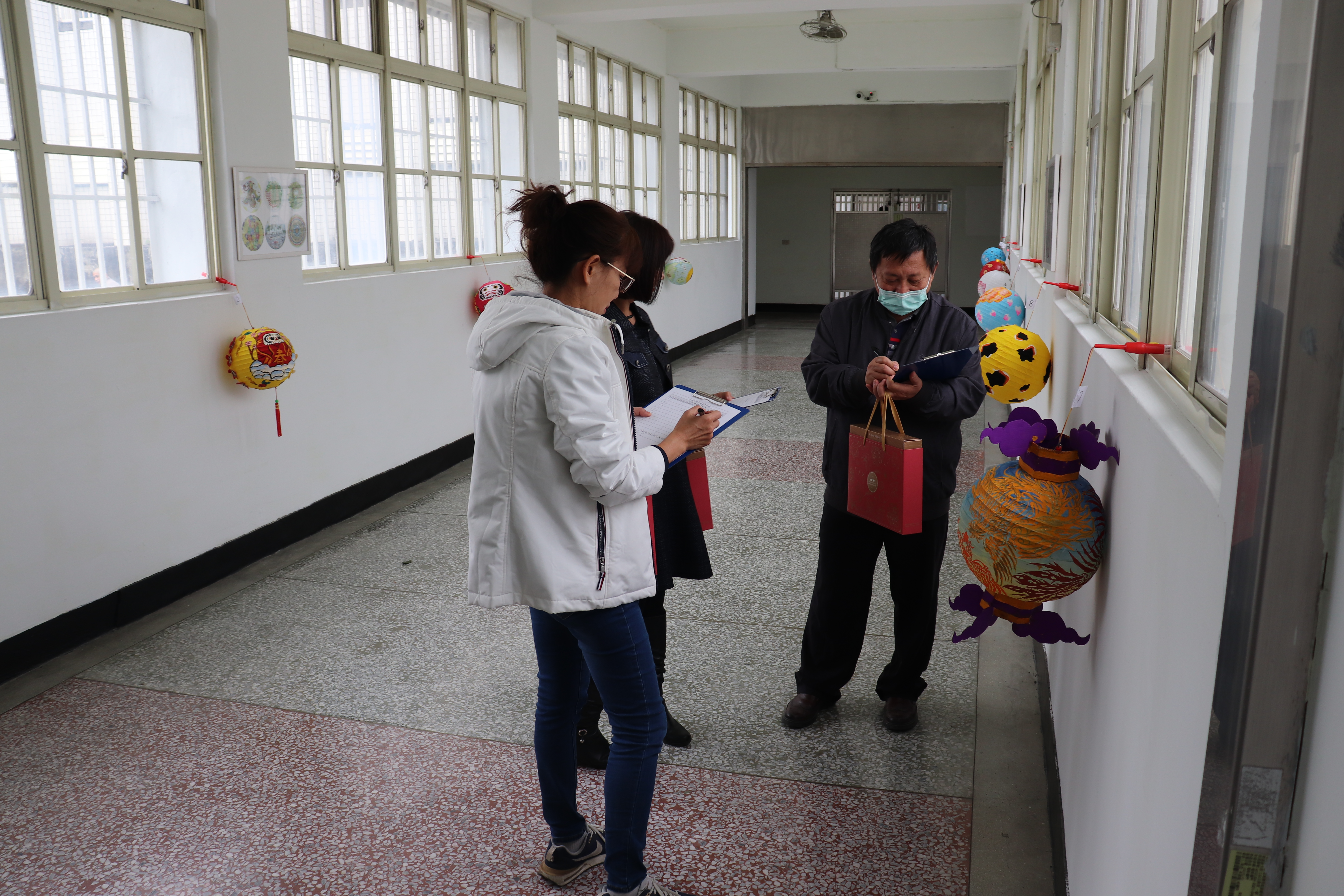 外部視察小組委員進行評分