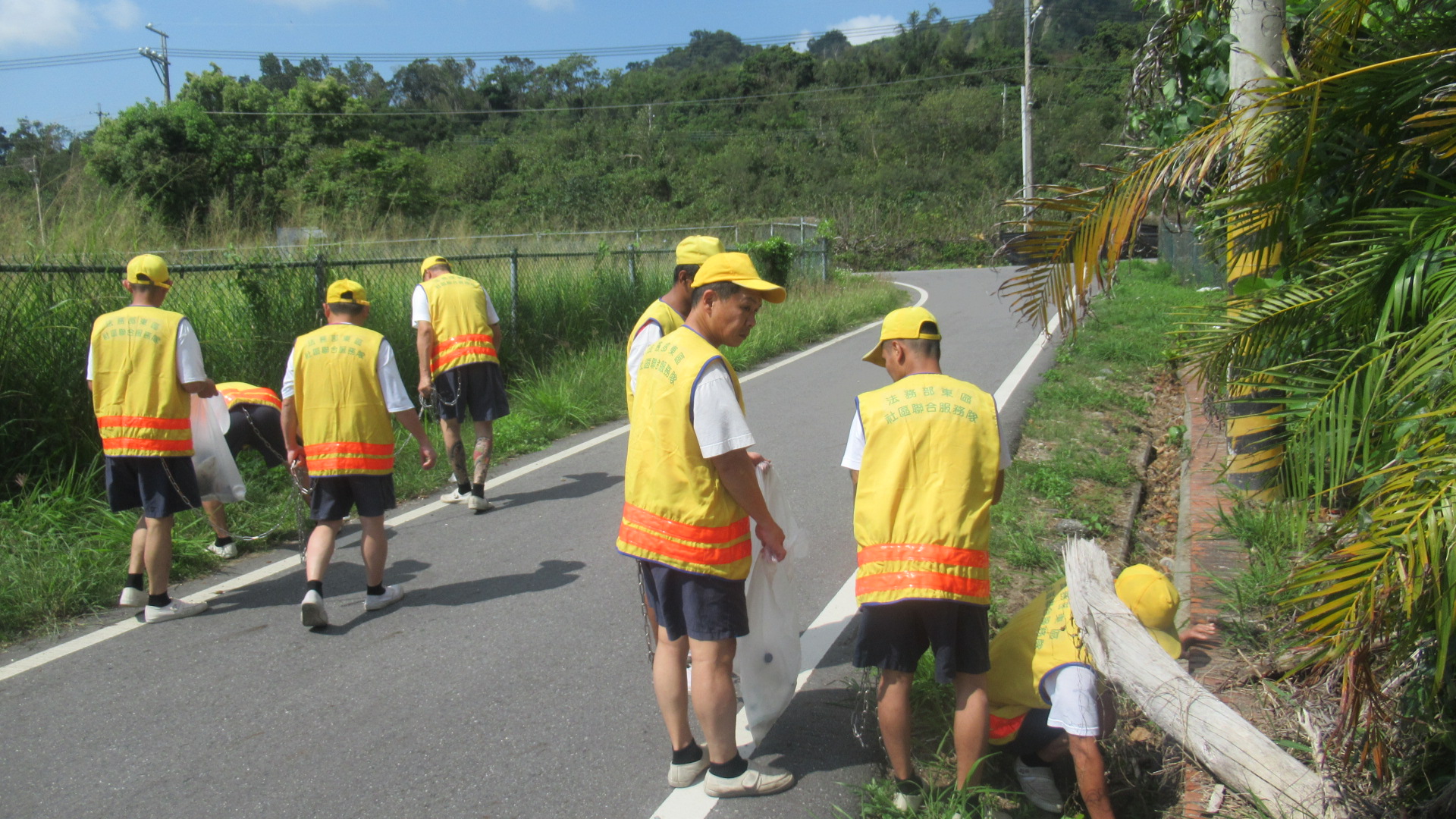 岩灣社區進行道路清潔