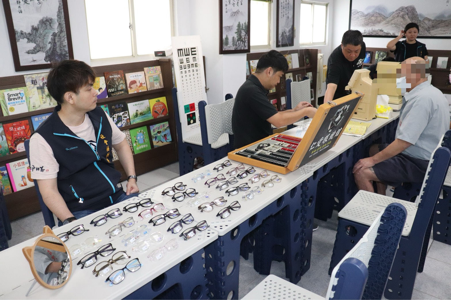 眼鏡樣式陳列