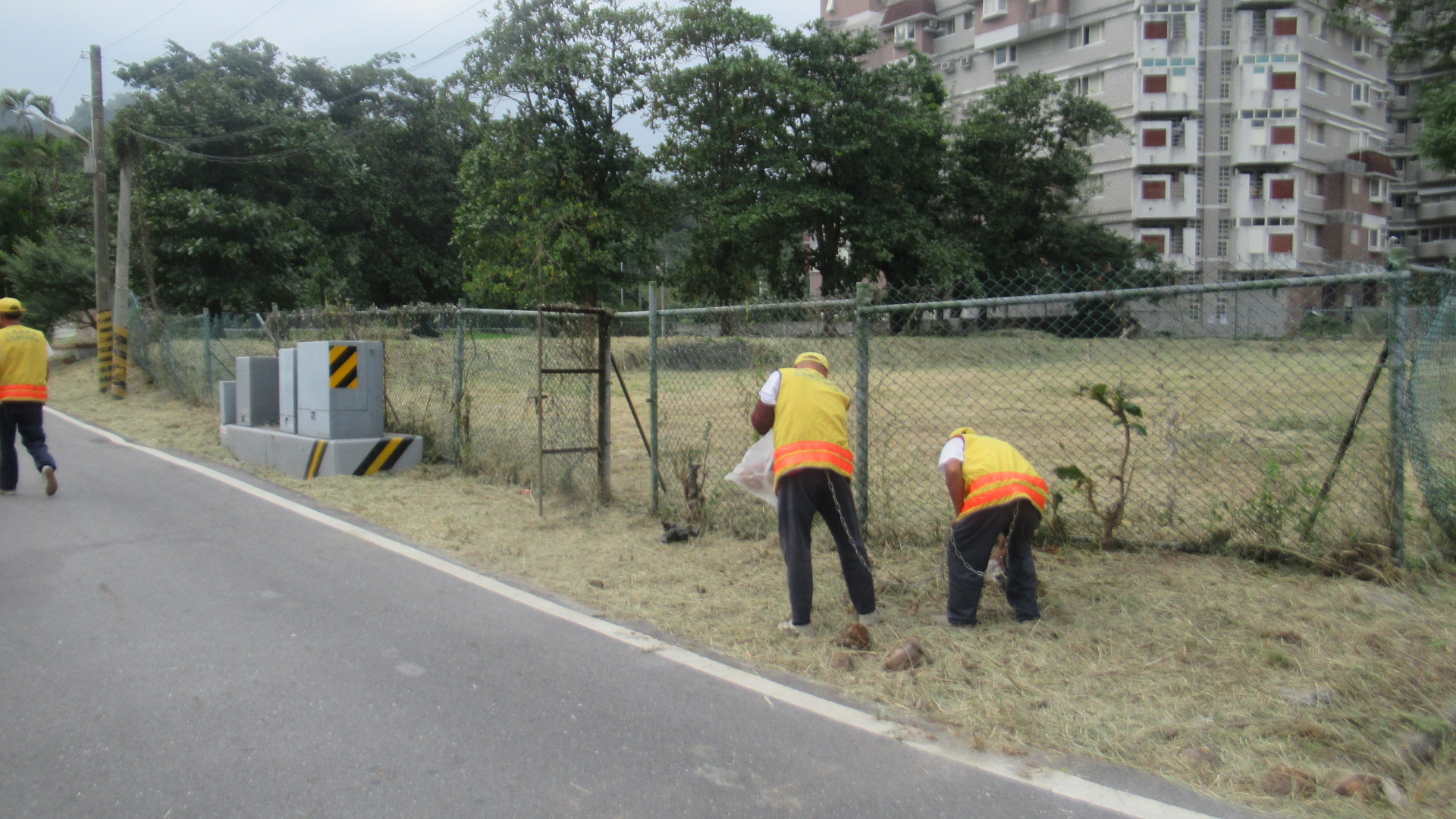 岩灣社區進行道路清潔