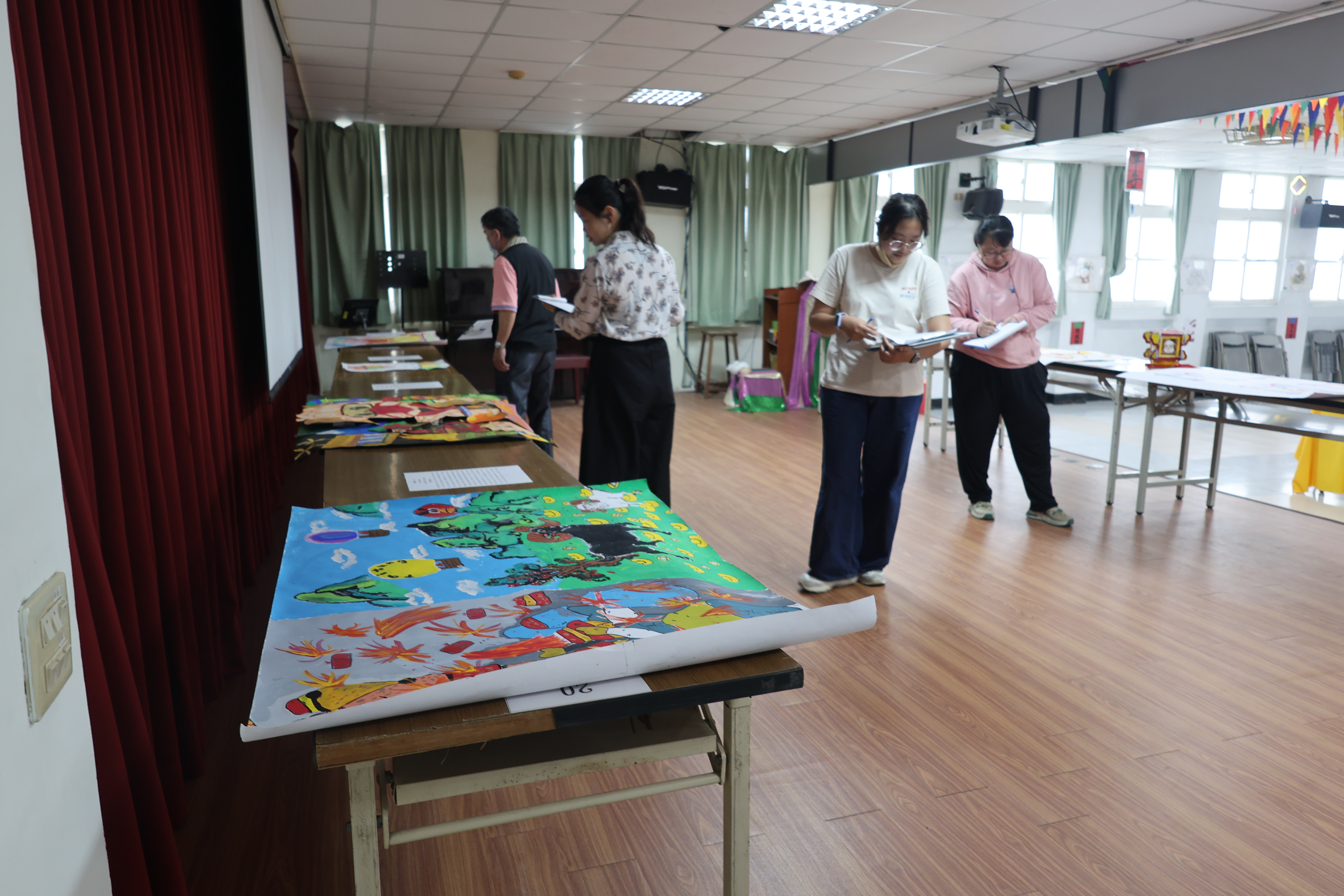 評審對各作品評分