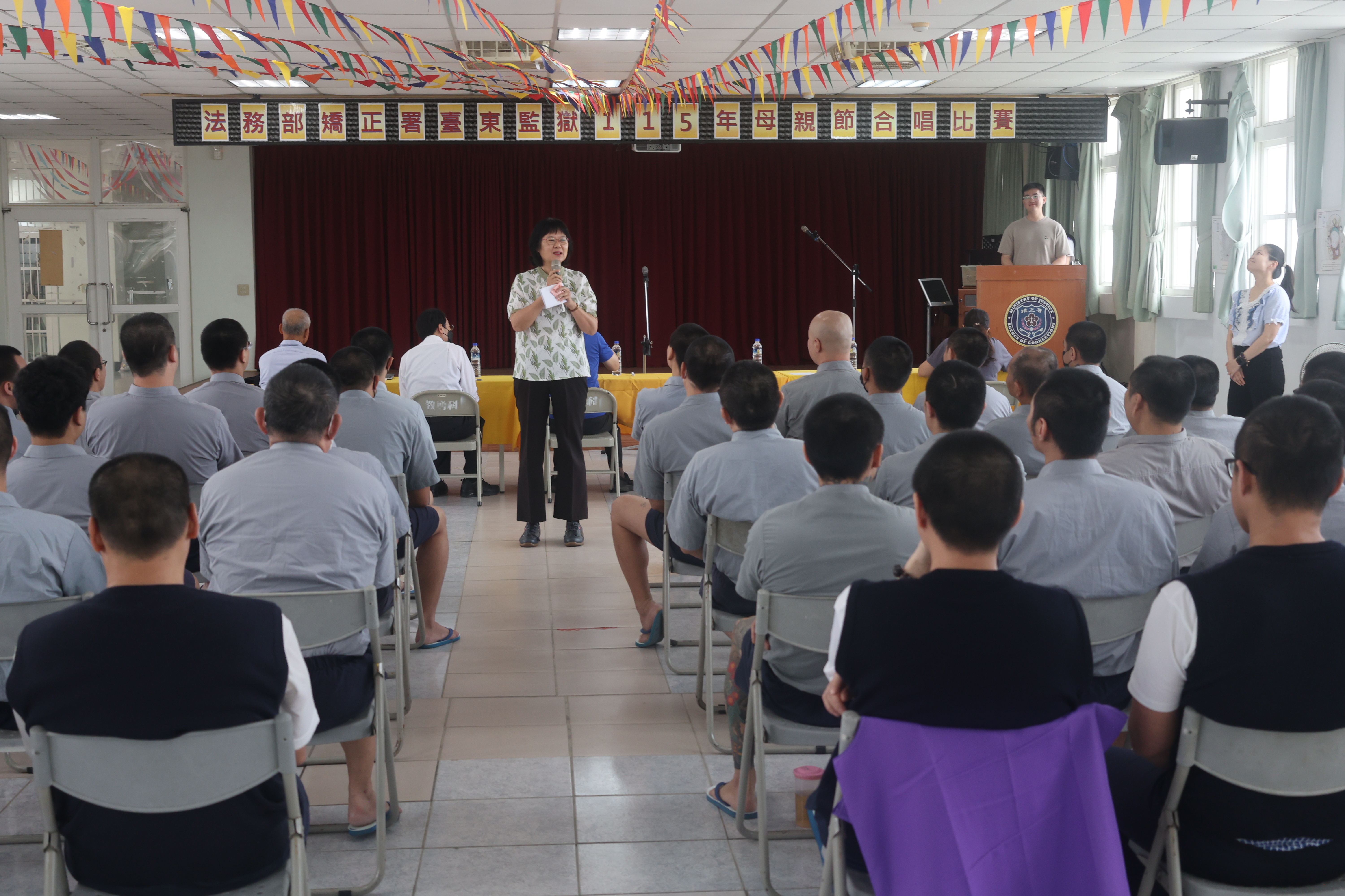 1.李宗莉典獄長肯定參賽者演出
