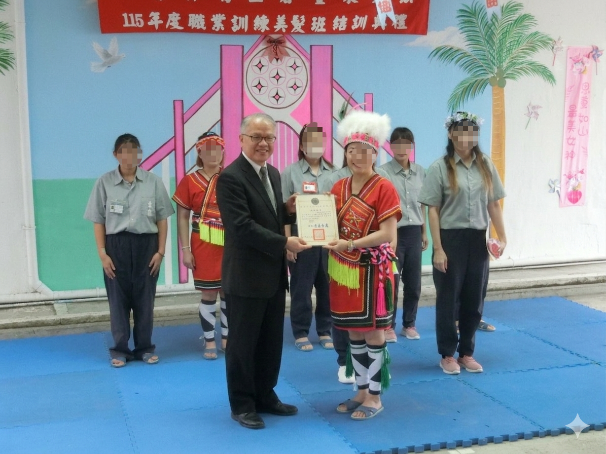 洪檢察長頒發成績優良獎